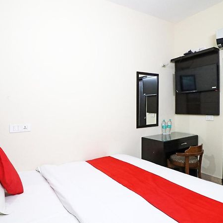 ניו דלהי Hotel Westend Holiday Home 5 Mint From Nizamuddin Railway Station מראה חיצוני תמונה